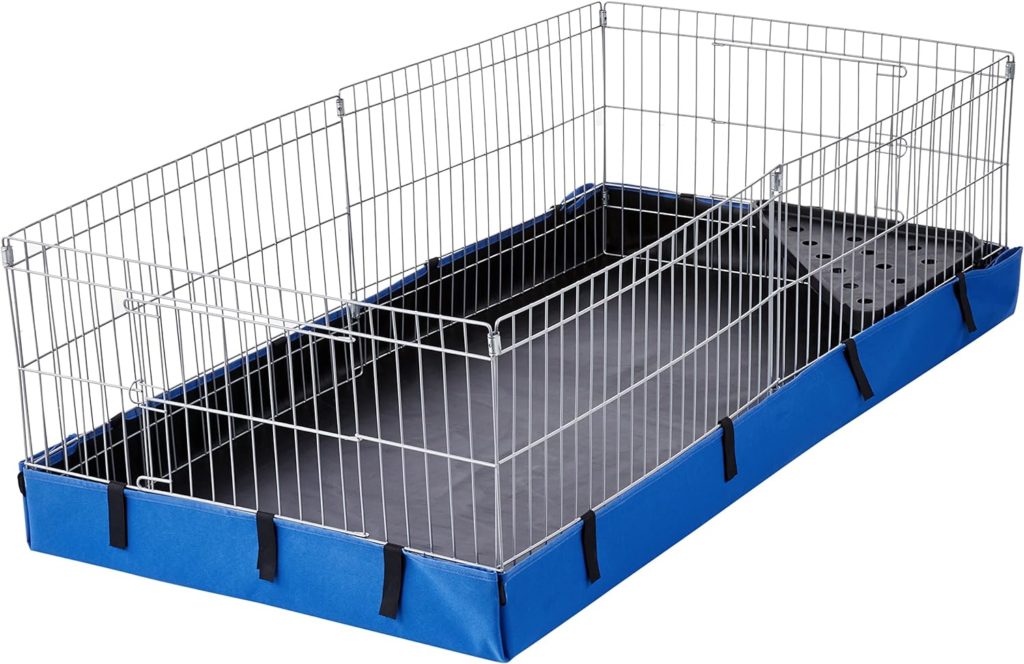Cage spacieuse et étanche pour cochon d'Inde avec fond en toile bleue.